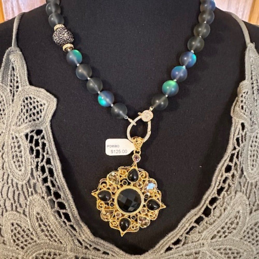 Large Bead and Medallion Necklace  21020  NWT Boutique